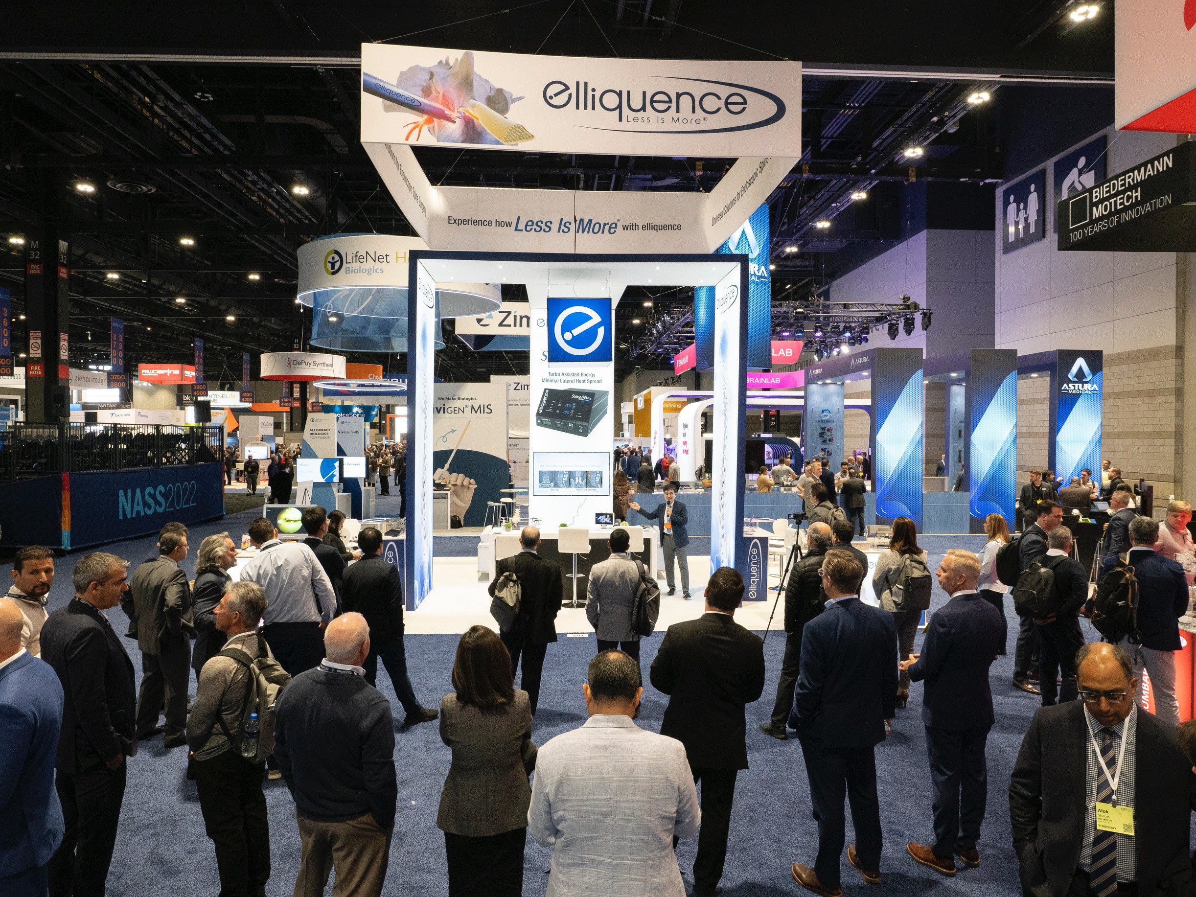 elliquence demonstration at trade show